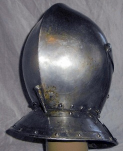 geschlossener_visierhelm_um_1550_20191030_1994949634